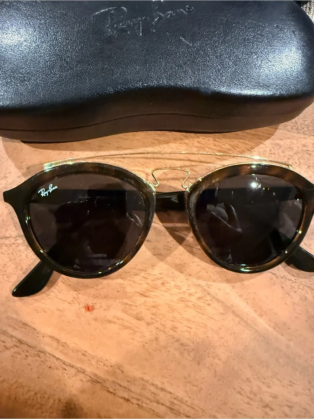 Ray-Ban stylish round